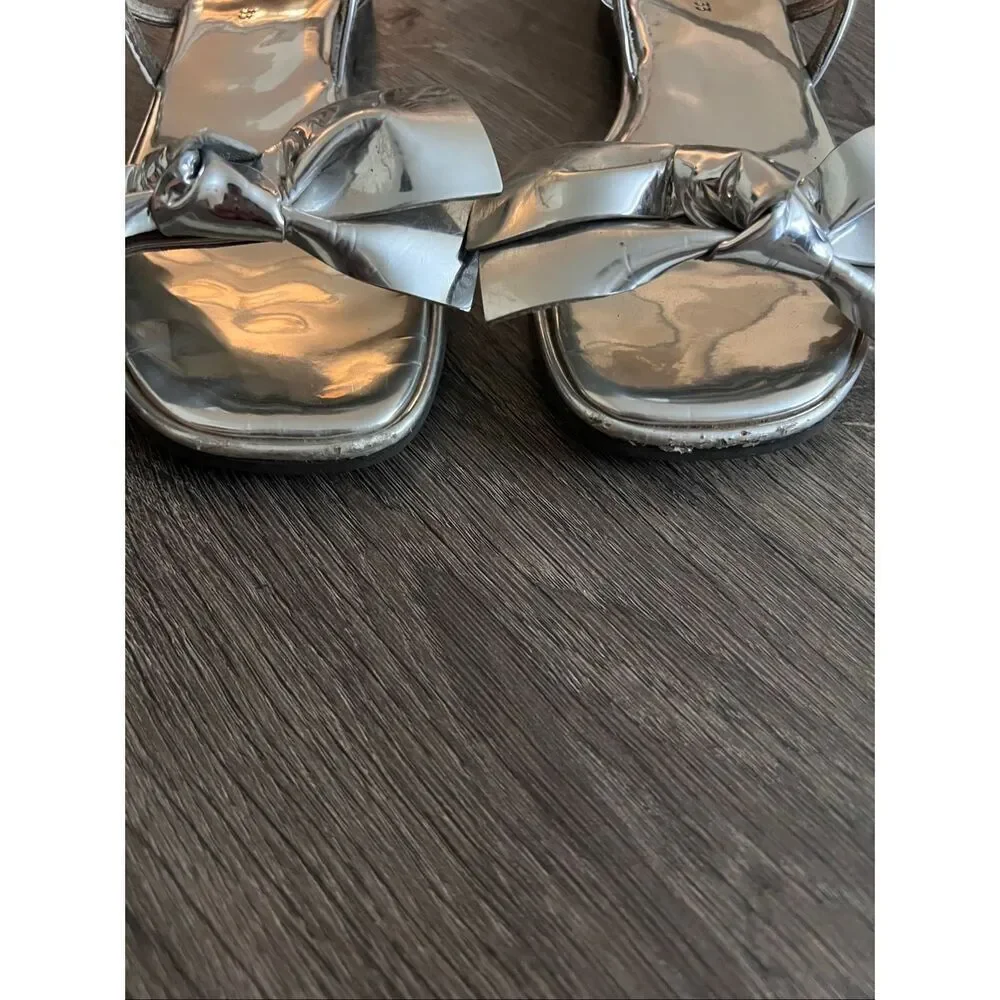 Zara silver metallic Girl sandals size 33 /1.5 US
